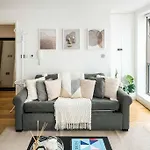 Renovated 2Br, 2Ba Near Hyde Park 1 Min From Tube