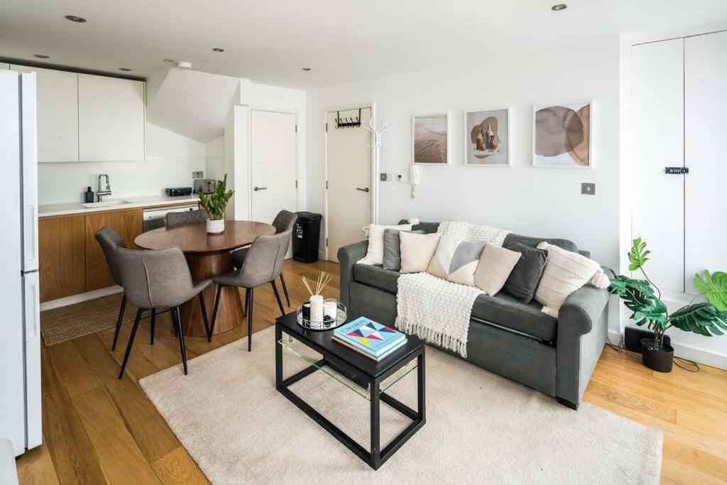 Apartament Renovated 2br, 2ba Near Hyde Park 1 Min From Tube Londra